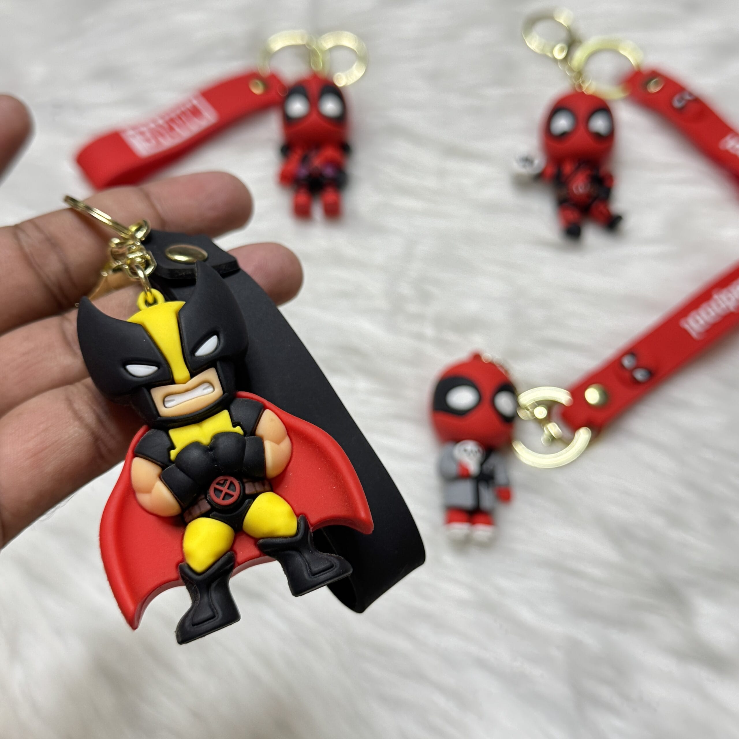 Wolverine vs Deadpool keychain