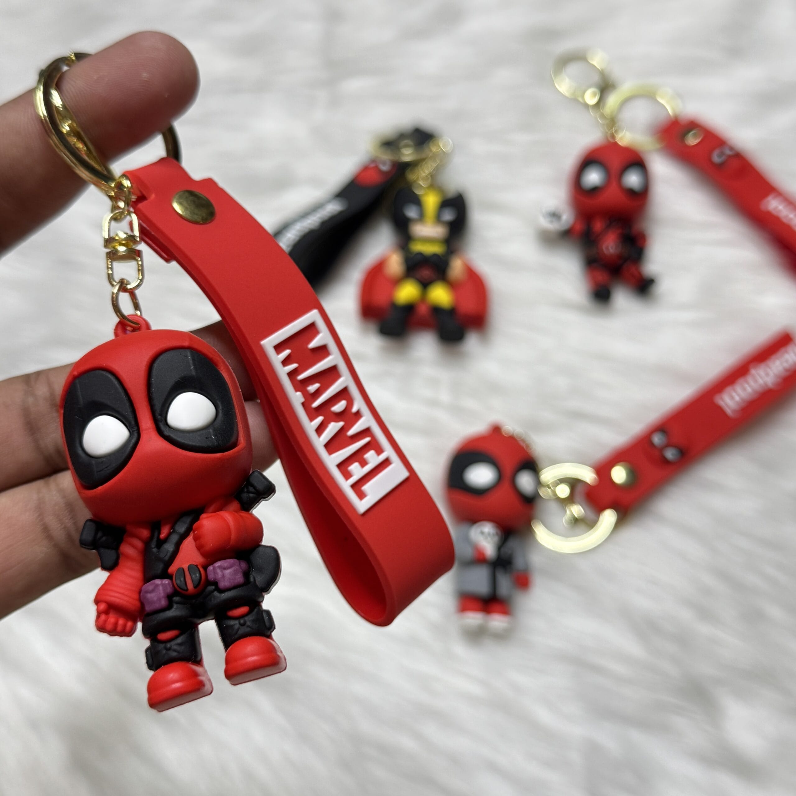 Wolverine vs Deadpool keychain