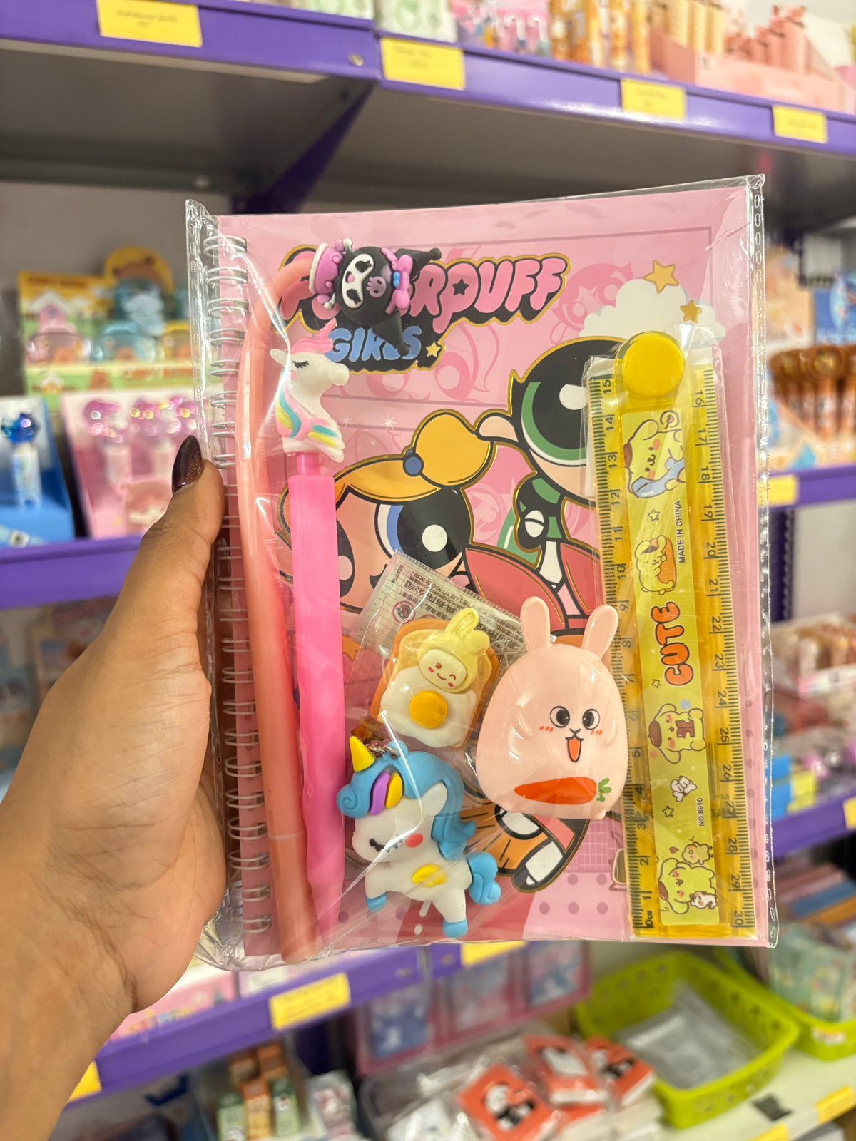 Return gift pattern will vary depending on availability