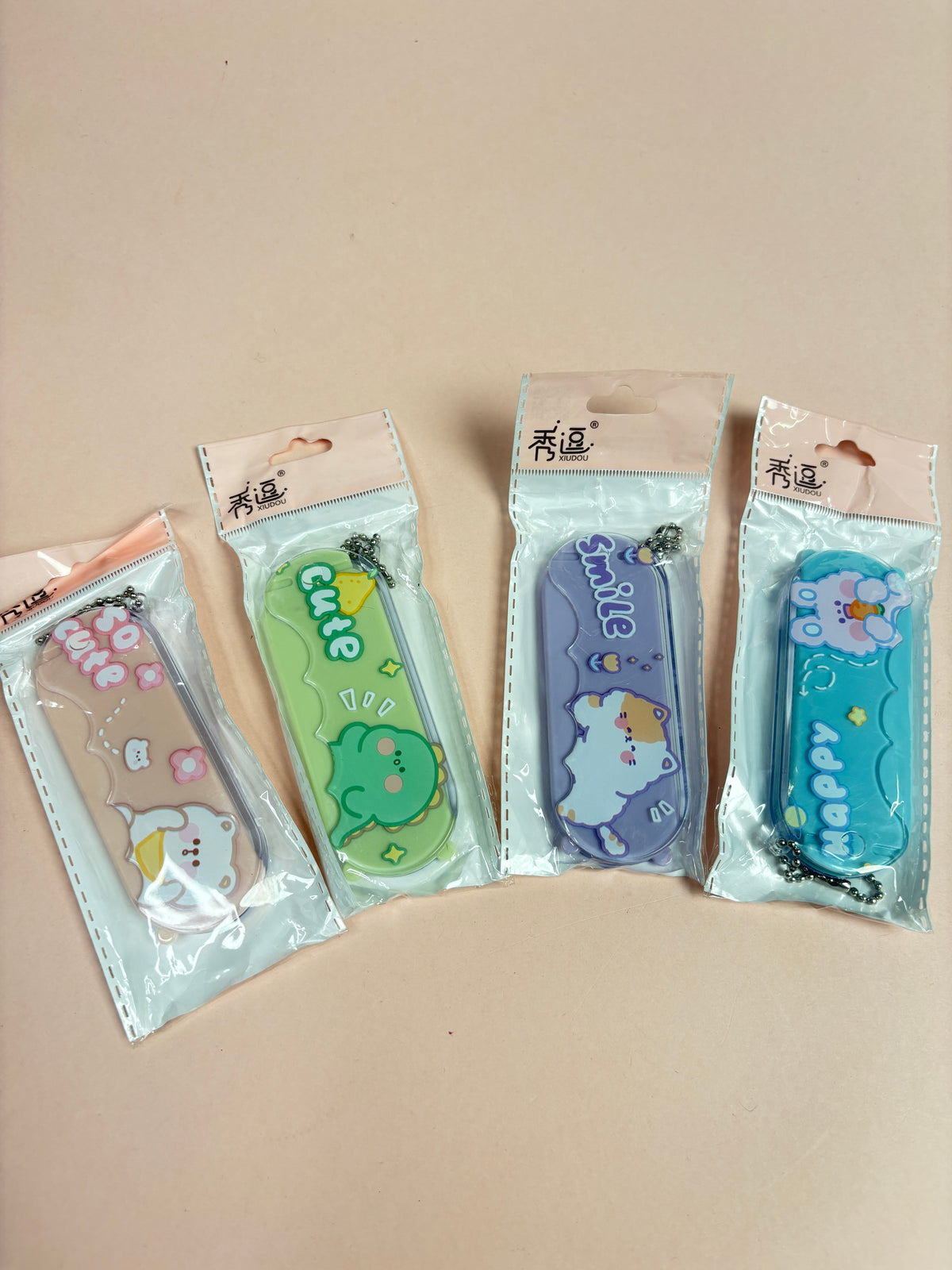 Pocket mirror with comb