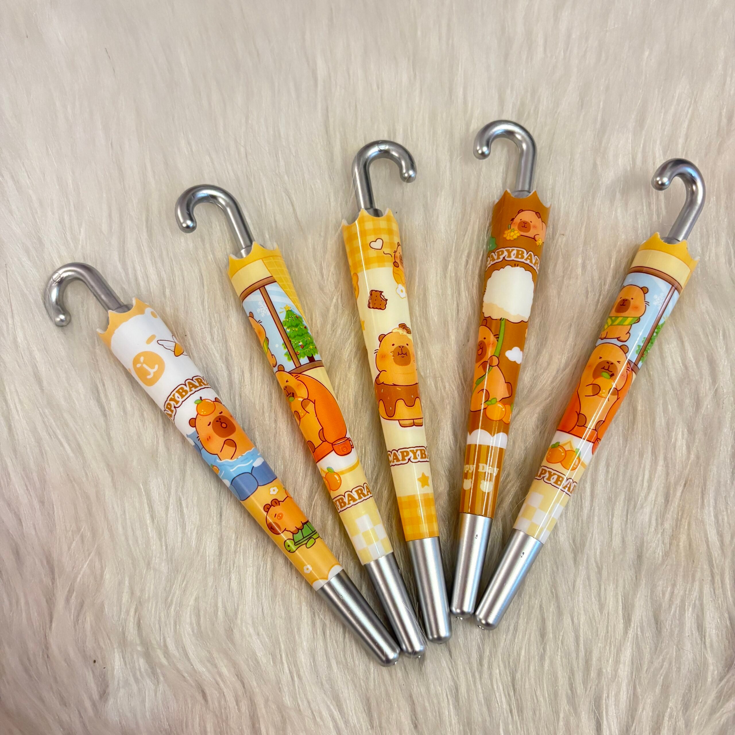 Capybara umbrella pen