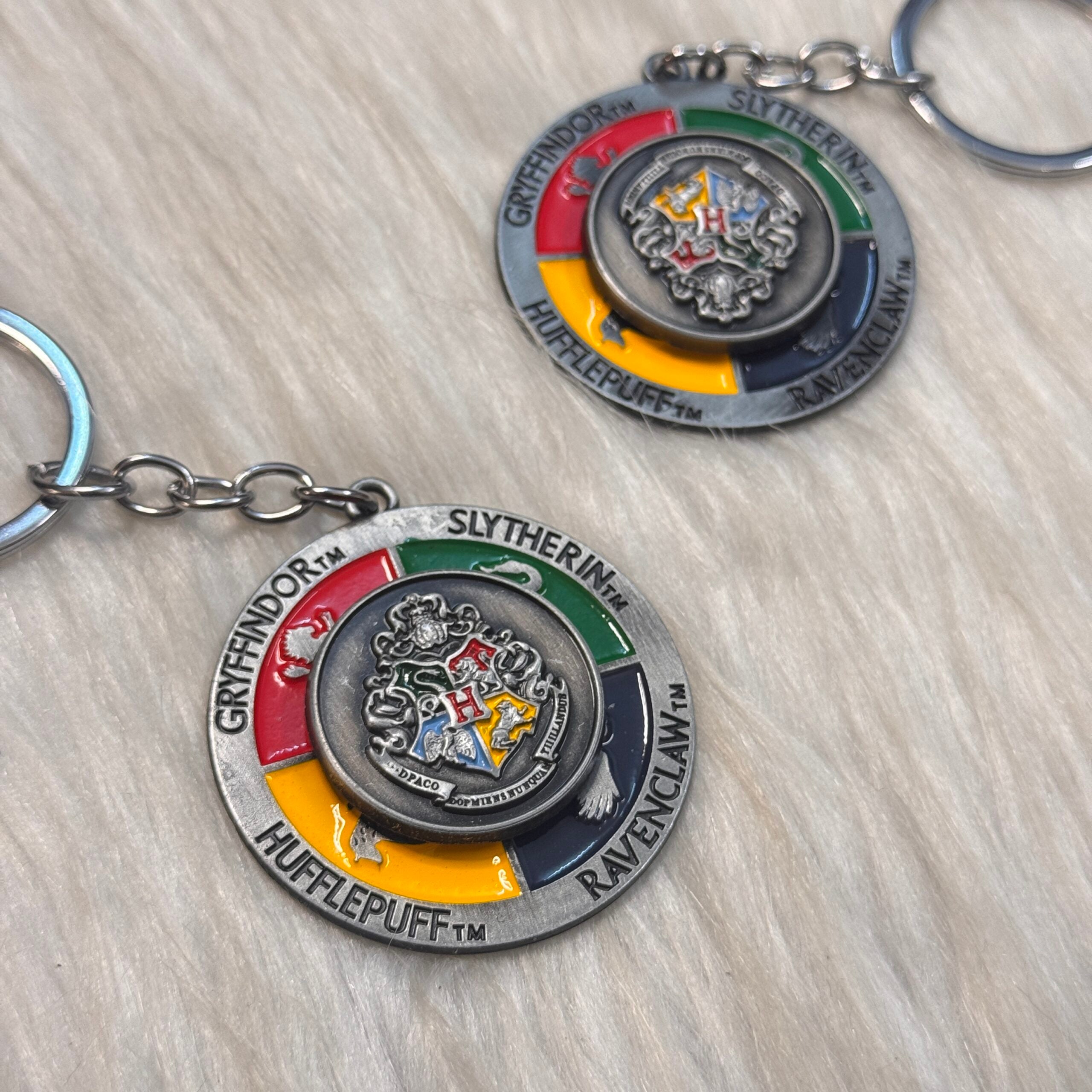 Harry Potter Hogwarts Spinning Keychain