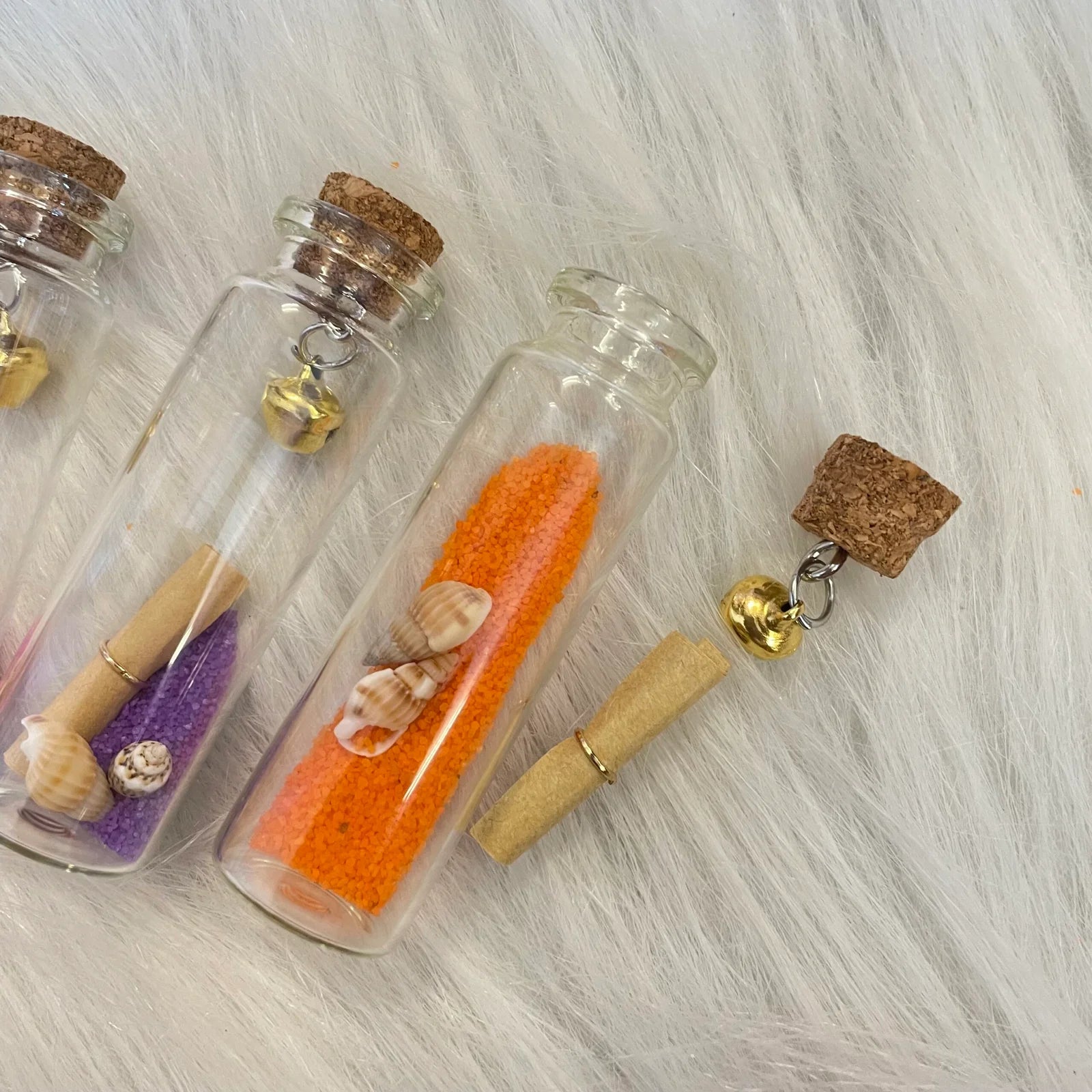 Message bottle random colors