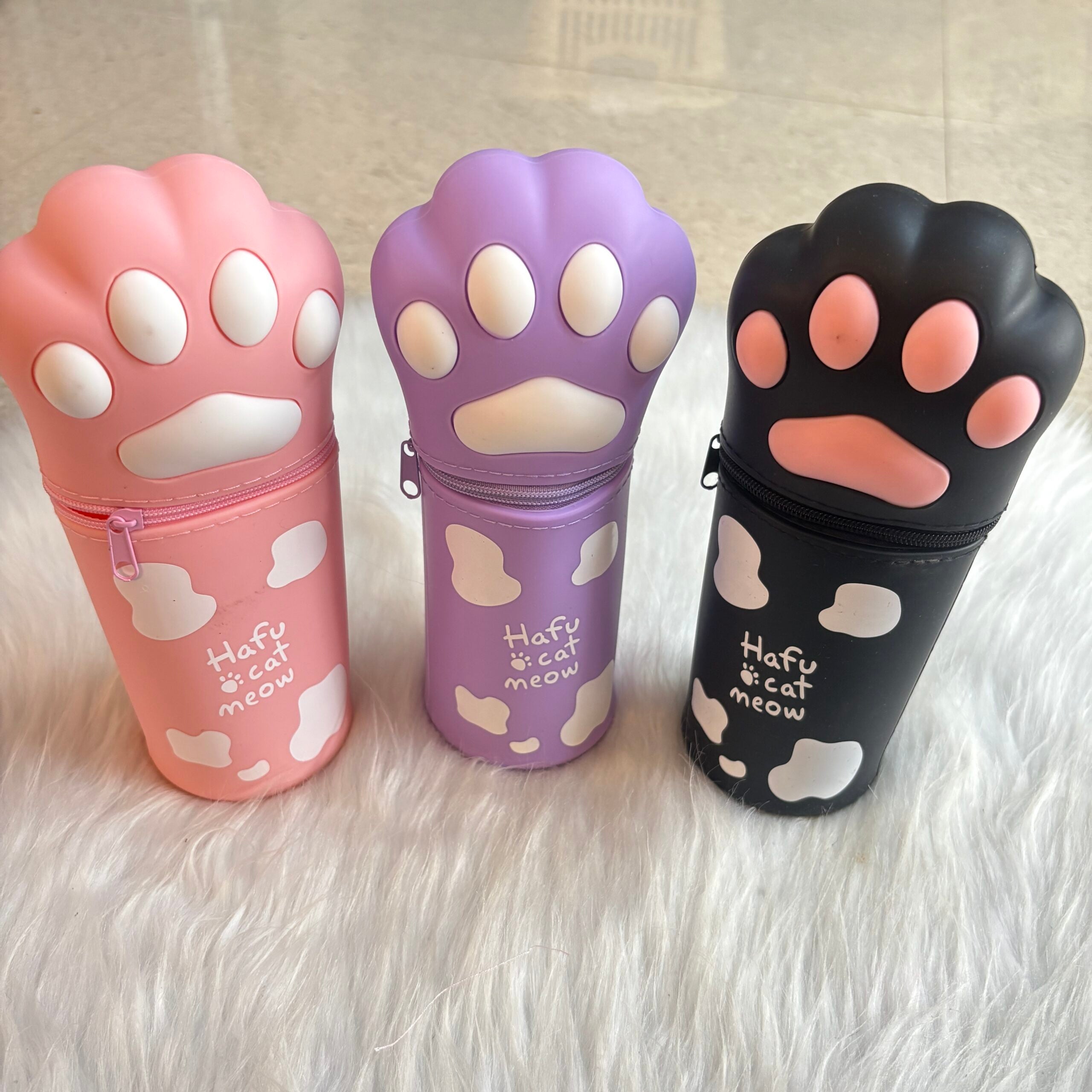 Paw shape pouches