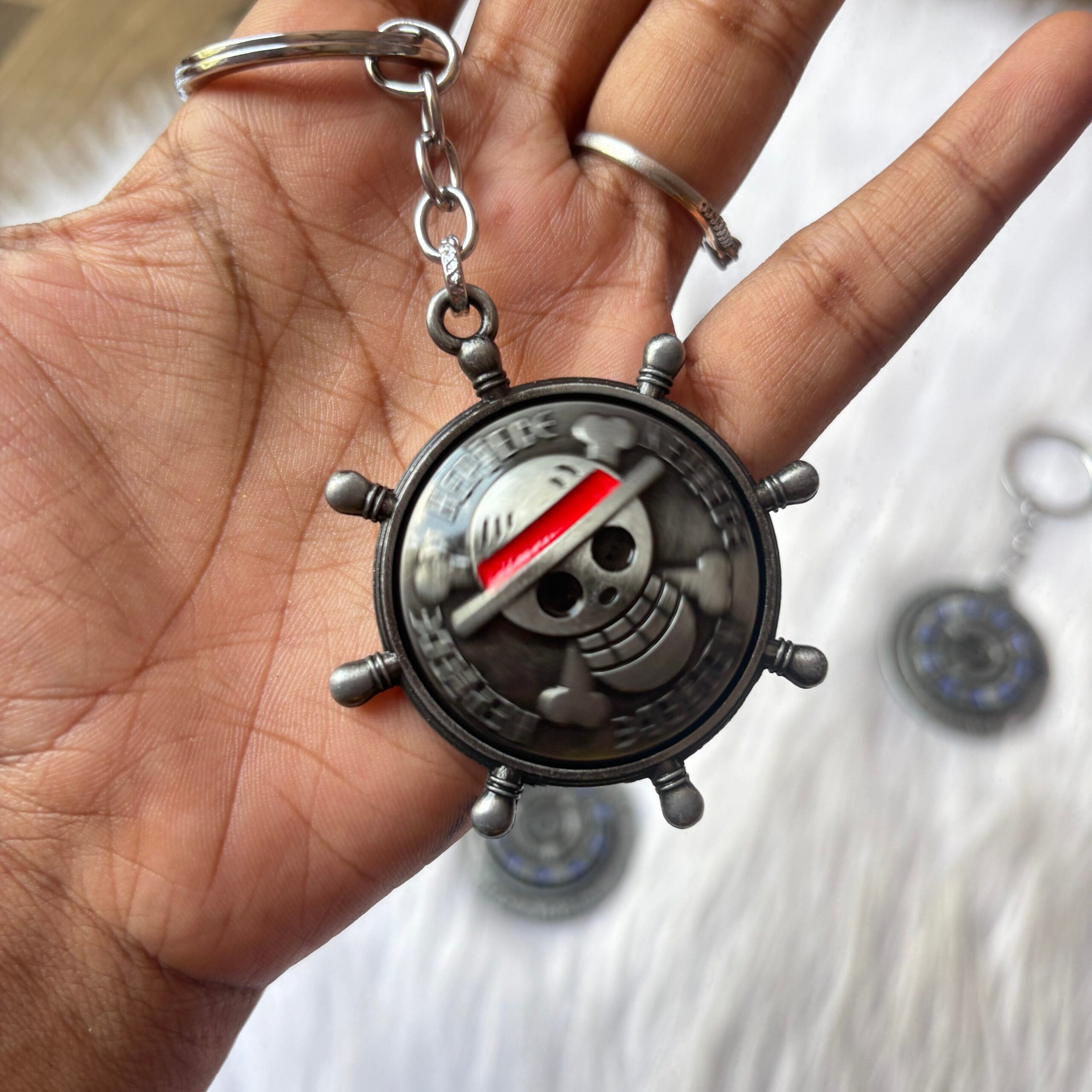 Tony Stark &amp; One piece metal spinning keychains