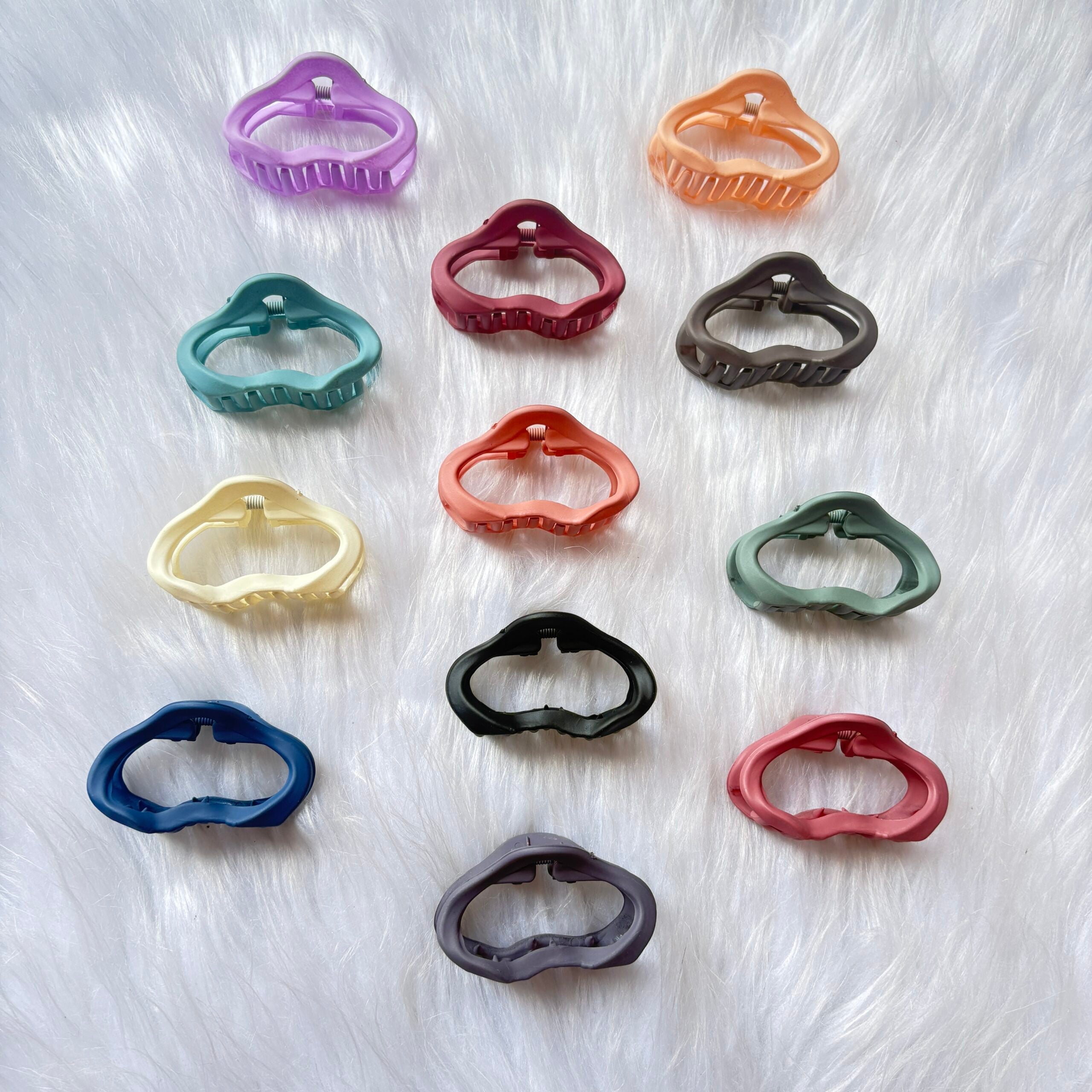 Unique shape hair claw random colours