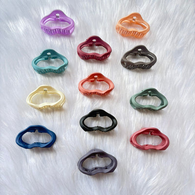 Unique shape hair claw random colours