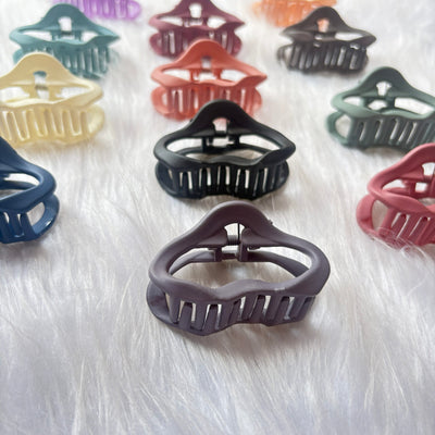 Unique shape hair claw random colours