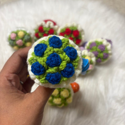 Flower bouquet crochet keychains