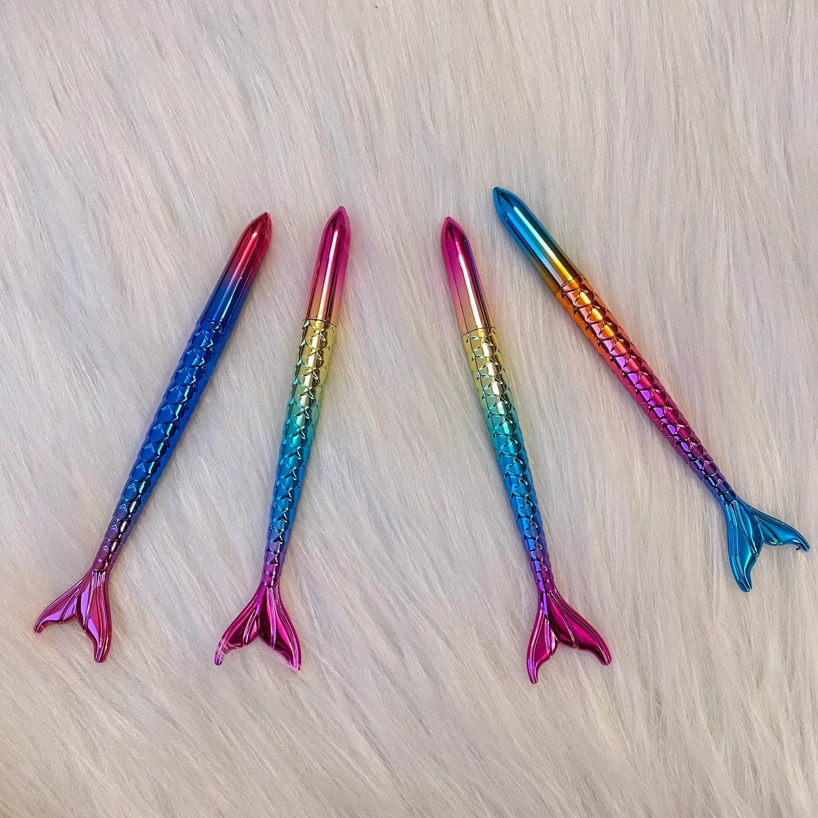 Fish tail pen holographic pattern