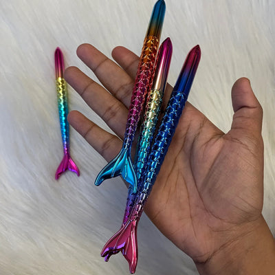 Fish tail pen holographic pattern