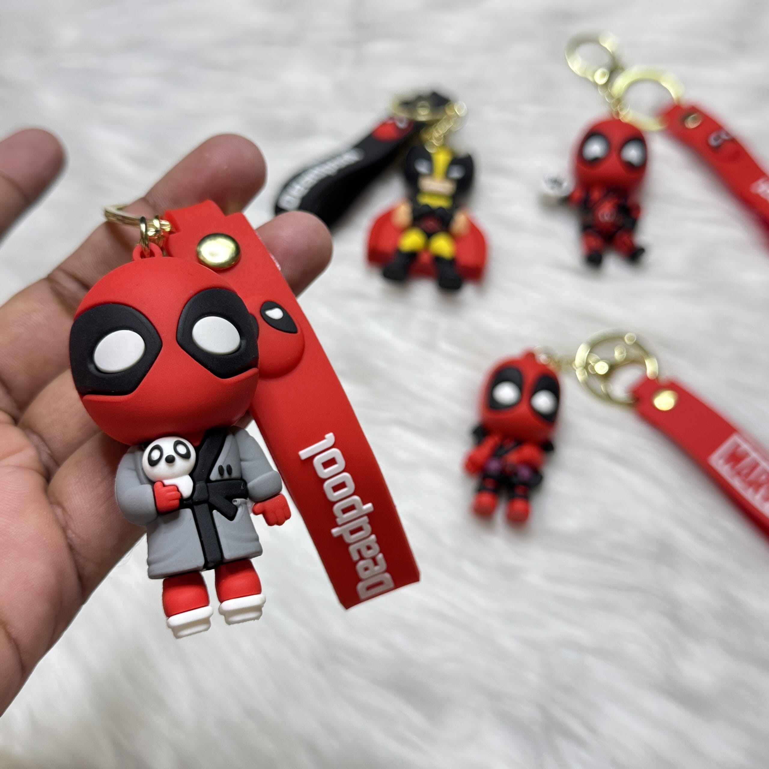 Wolverine vs Deadpool keychain