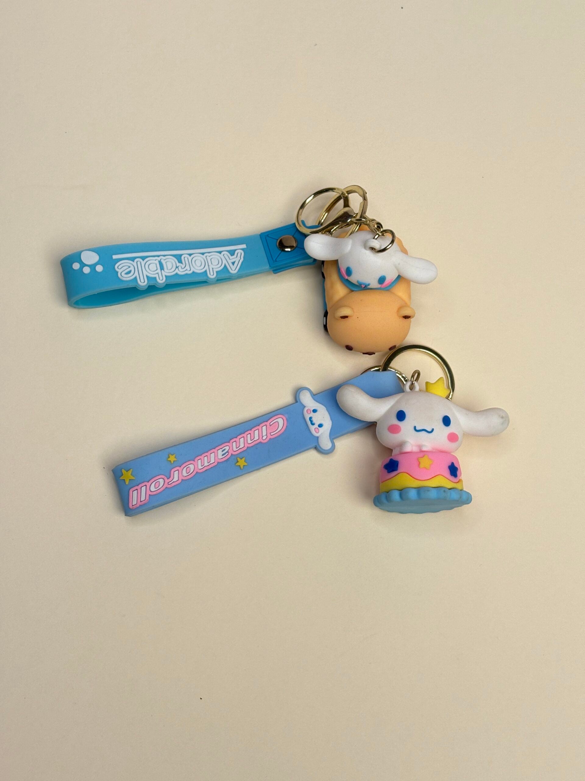 Cinnamon roll keychain
