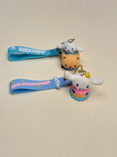 Cinnamon roll keychain