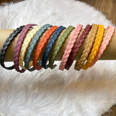 Premium matte finish hair bands random