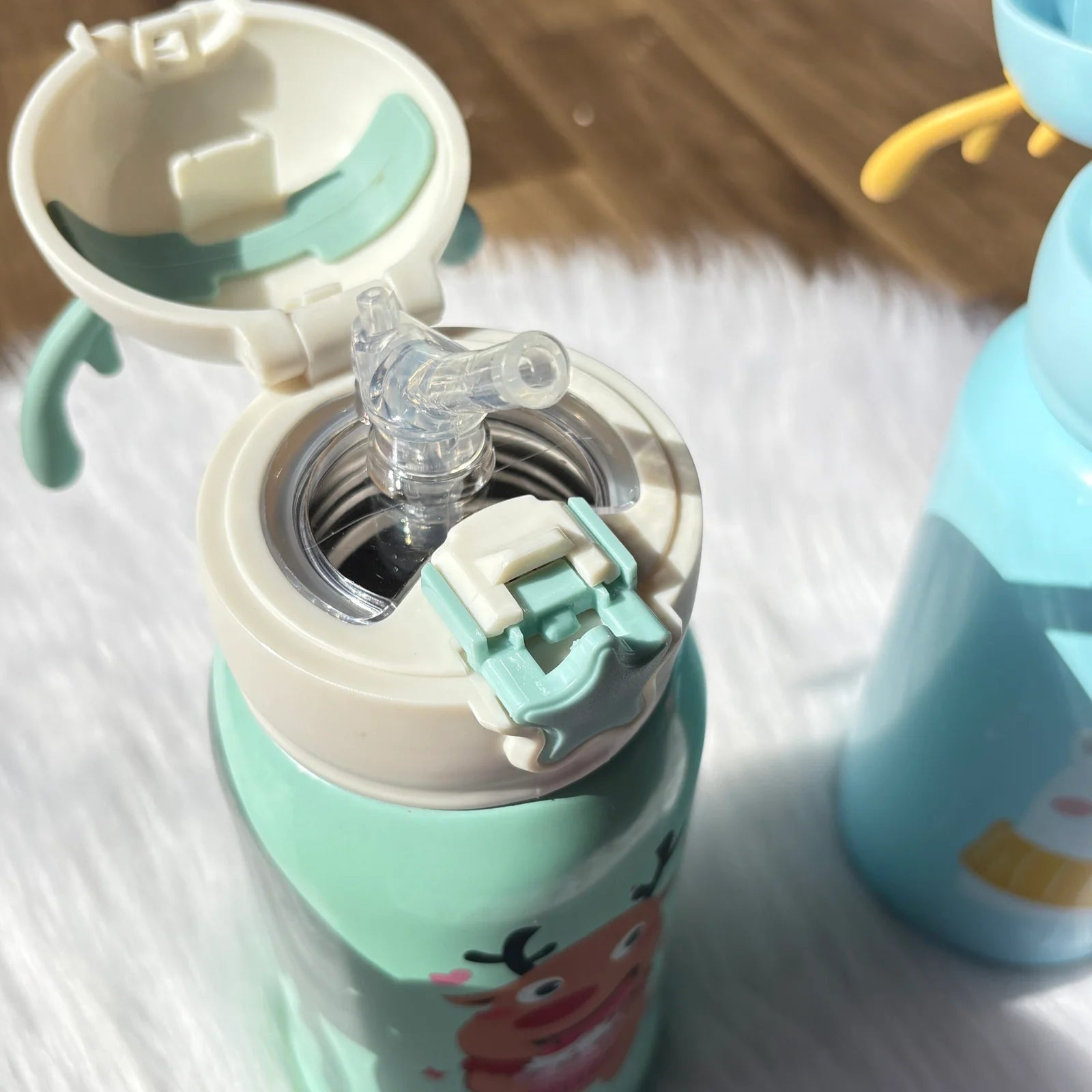 Premium Dual cap hot and cold sipper flask bottle approx 600 ml