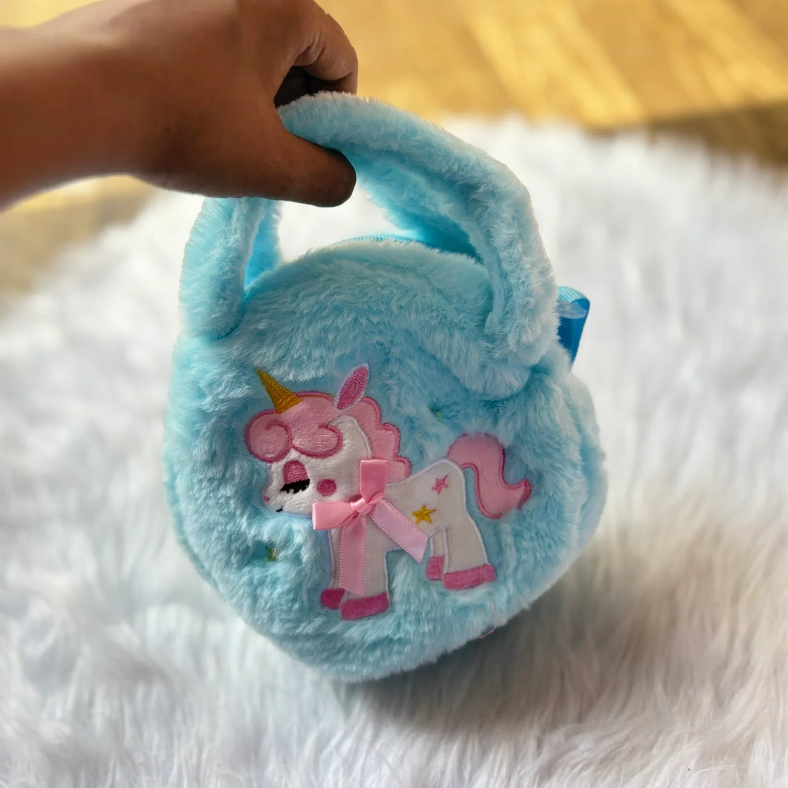 Premium unicorn fur sling bad with handle
