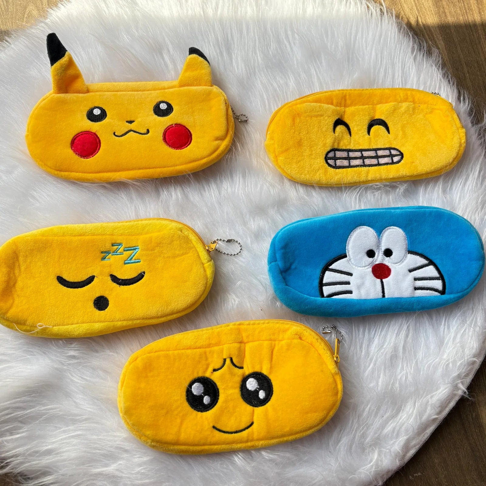 Soft pouch different prints random