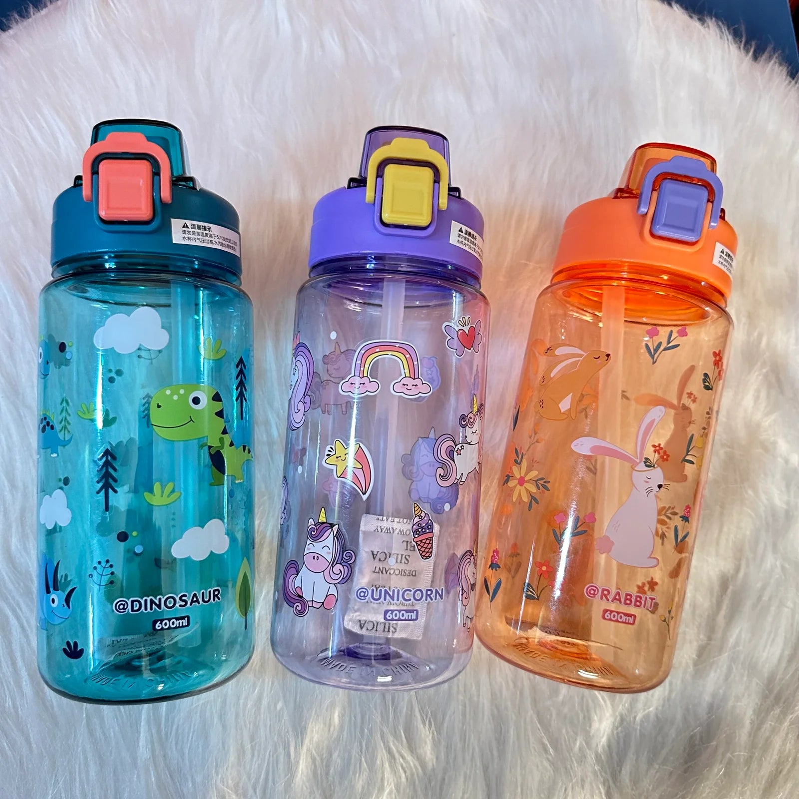 Premium quality Sipper bottle with lock approx 600 mL bpa free