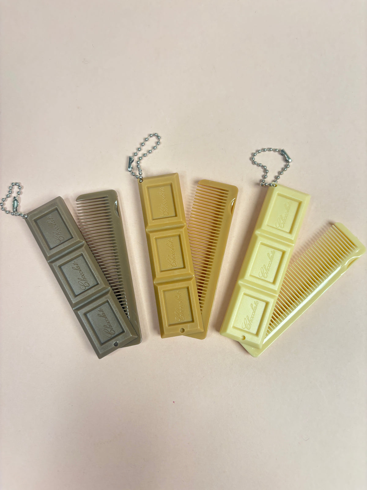 Chocolate shape mirror and comb