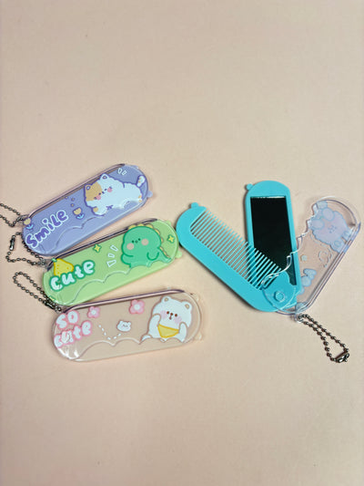 Pocket mirror with comb