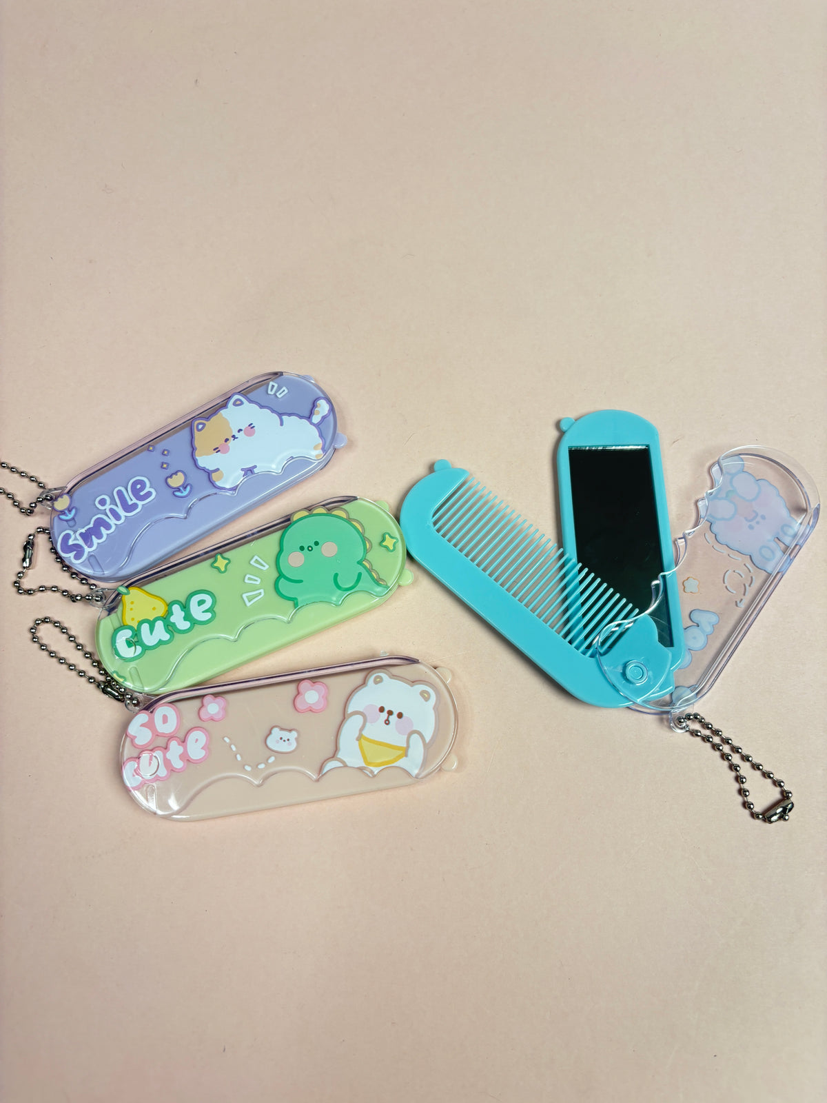 Pocket mirror with comb
