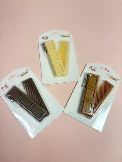 Chocolate shape mirror and comb