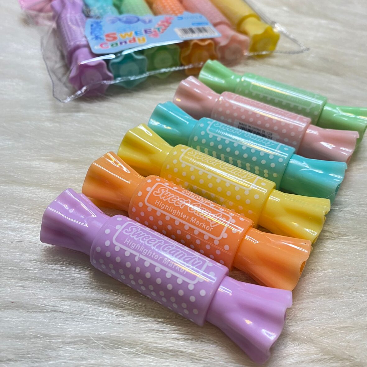 Candy highlighter set of 6 in a pouch