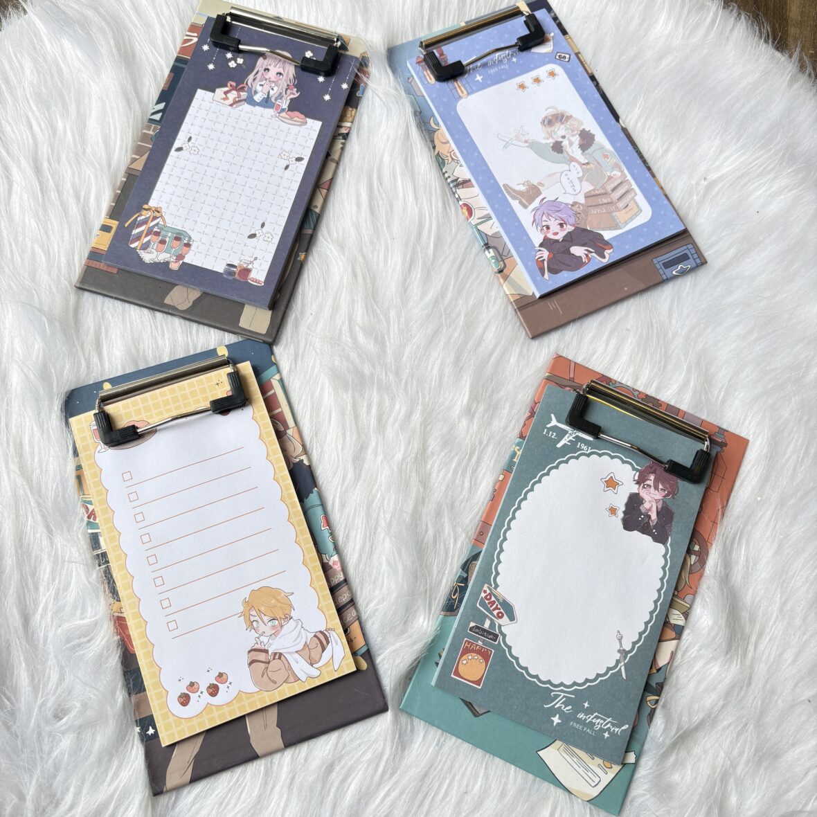 Mini clipboard with note