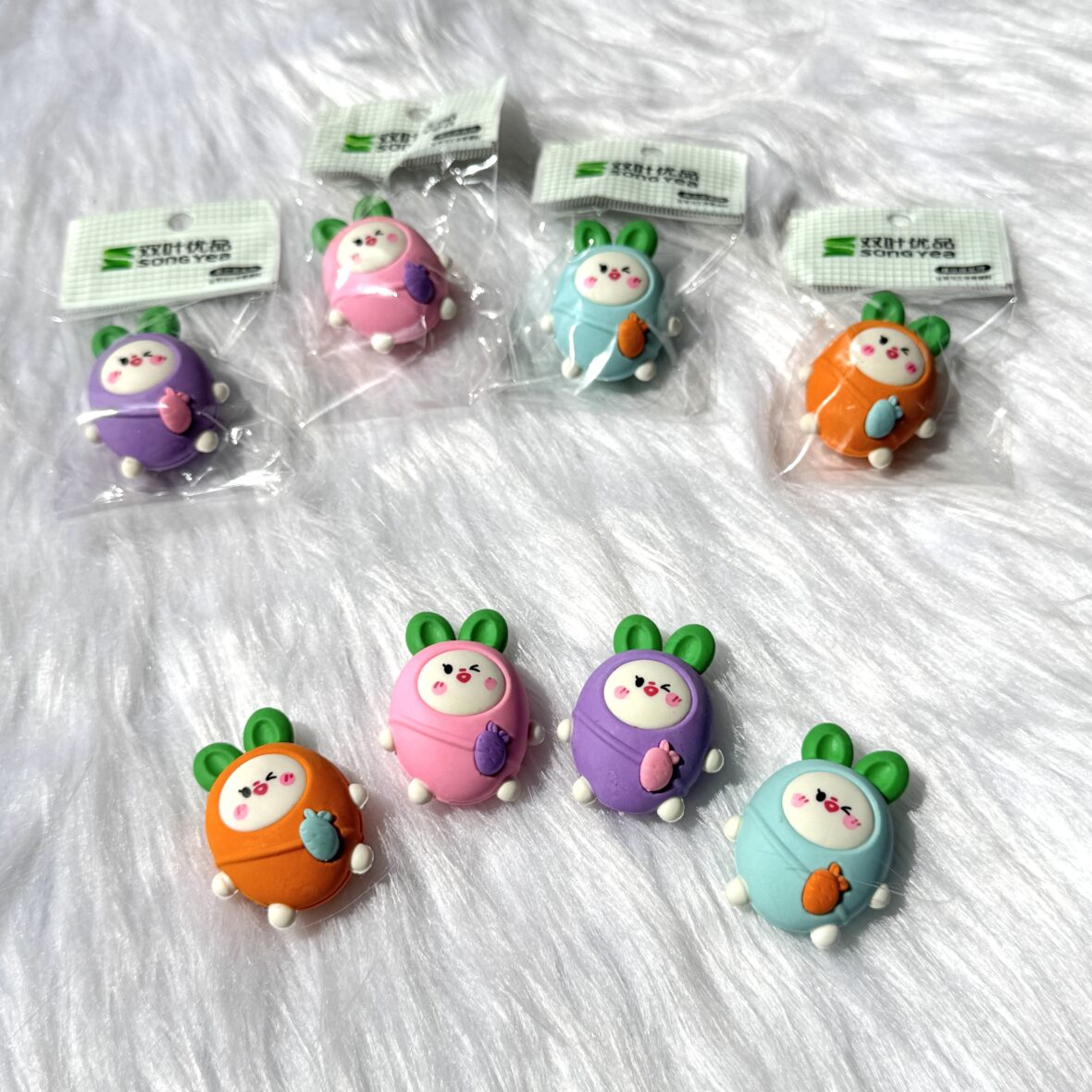 Cute carrot eraser(random)