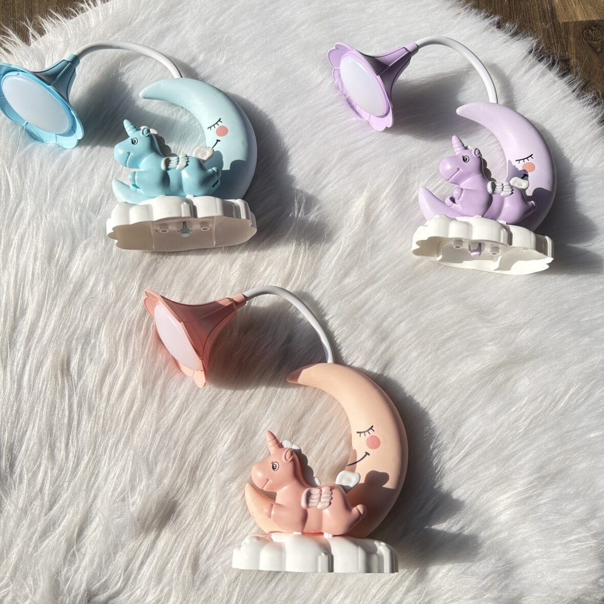 Unicorn lamp with usb cable works only when connected to power (please read description while buying)